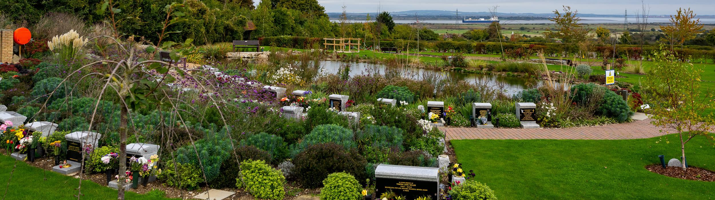 Thames View Crematorium Garden